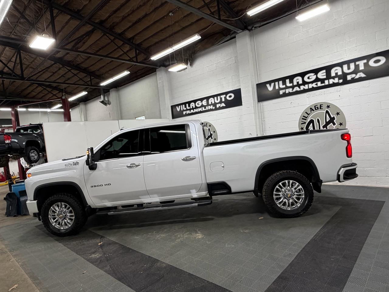 Chevrolet Silverado 3500HD High Country Crew Cab 4WD 2021