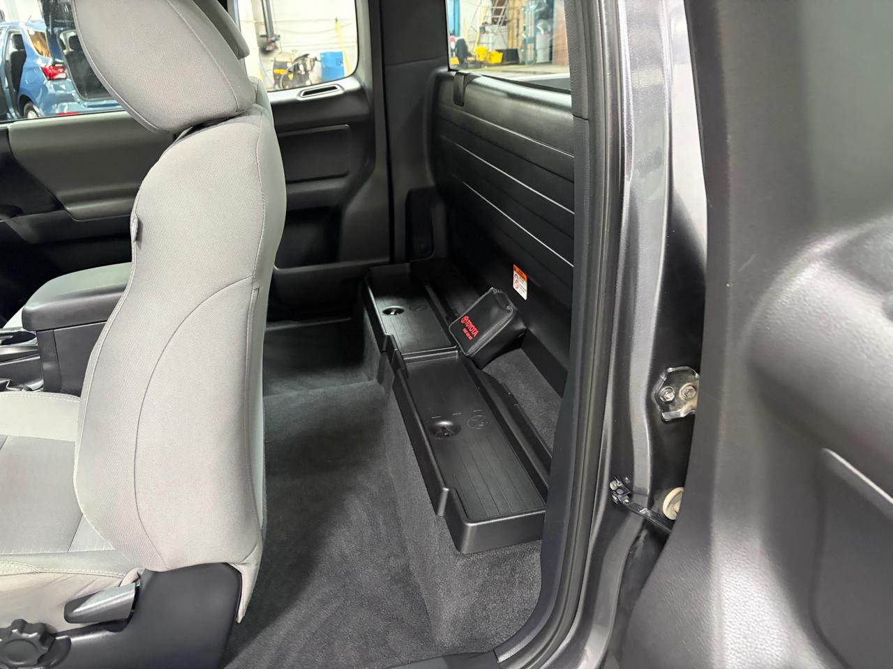 Toyota Tacoma SR Access Cab 4WD at 2017