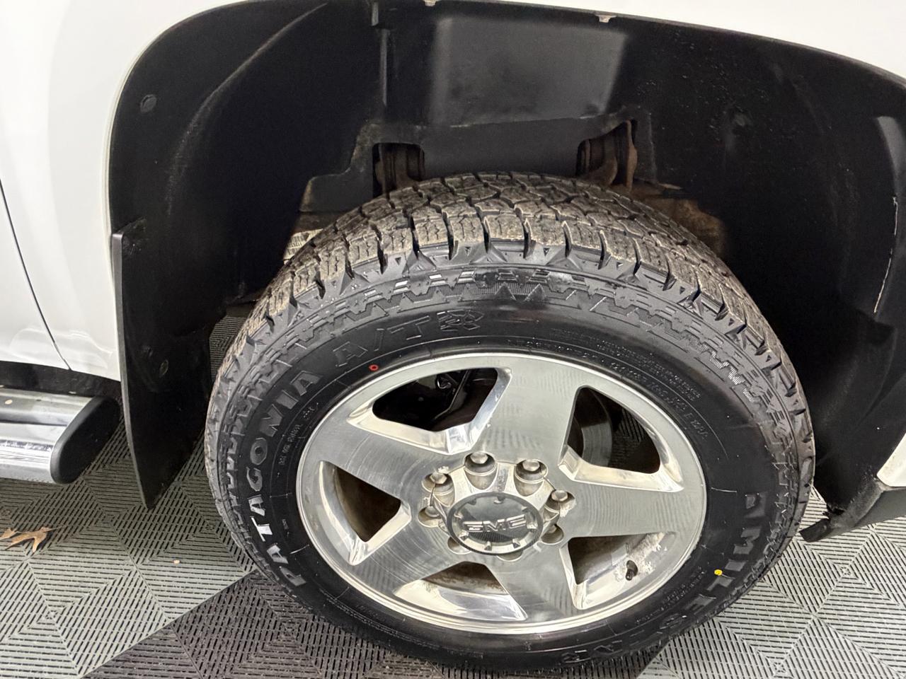 GMC Sierra 2500HD Denali Crew Cab 4WD 2012