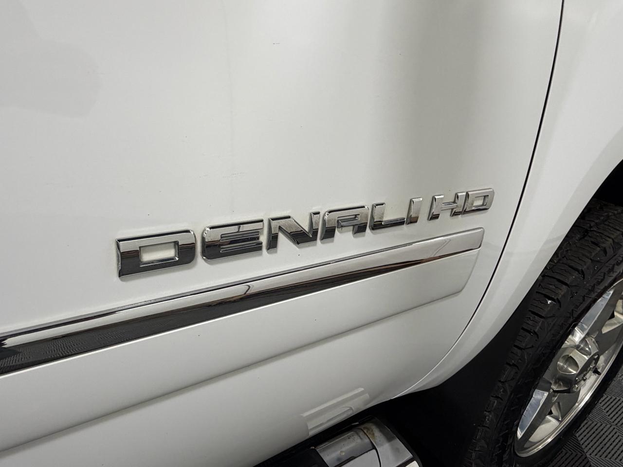 GMC Sierra 2500HD Denali Crew Cab 4WD 2012