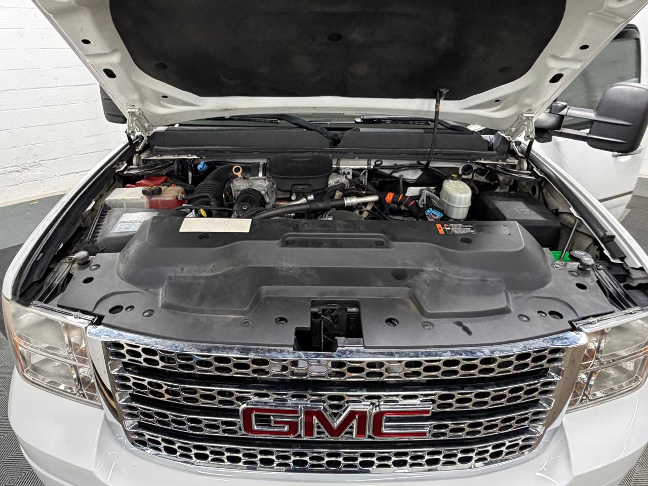 GMC Sierra 2500HD Denali Crew Cab 4WD 2012