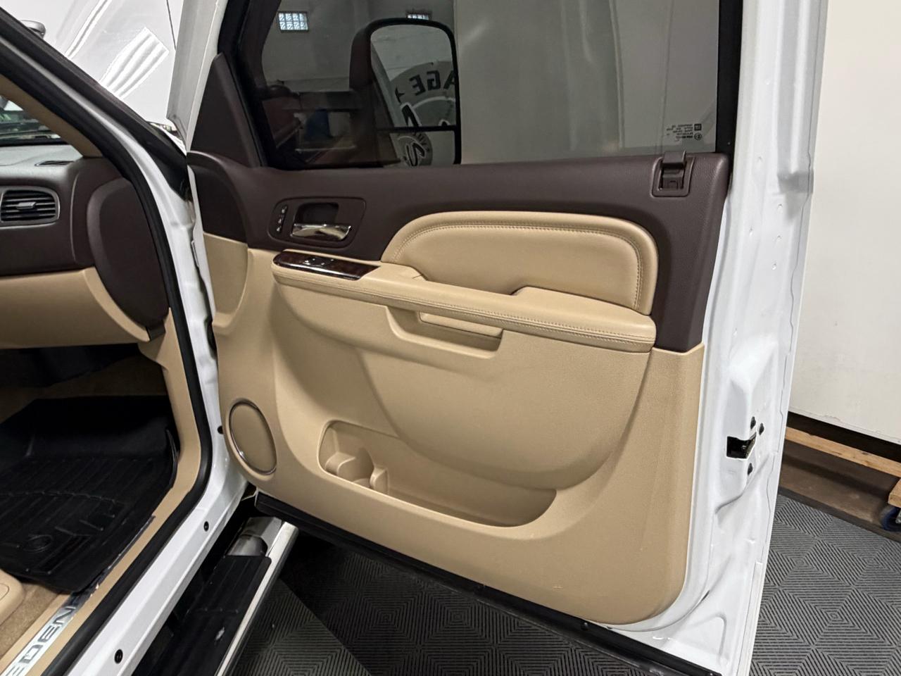 GMC Sierra 2500HD Denali Crew Cab 4WD 2012