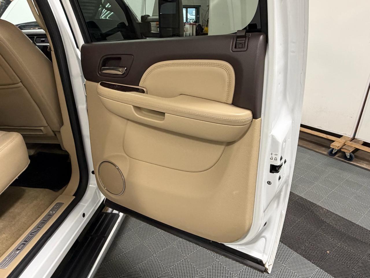 GMC Sierra 2500HD Denali Crew Cab 4WD 2012