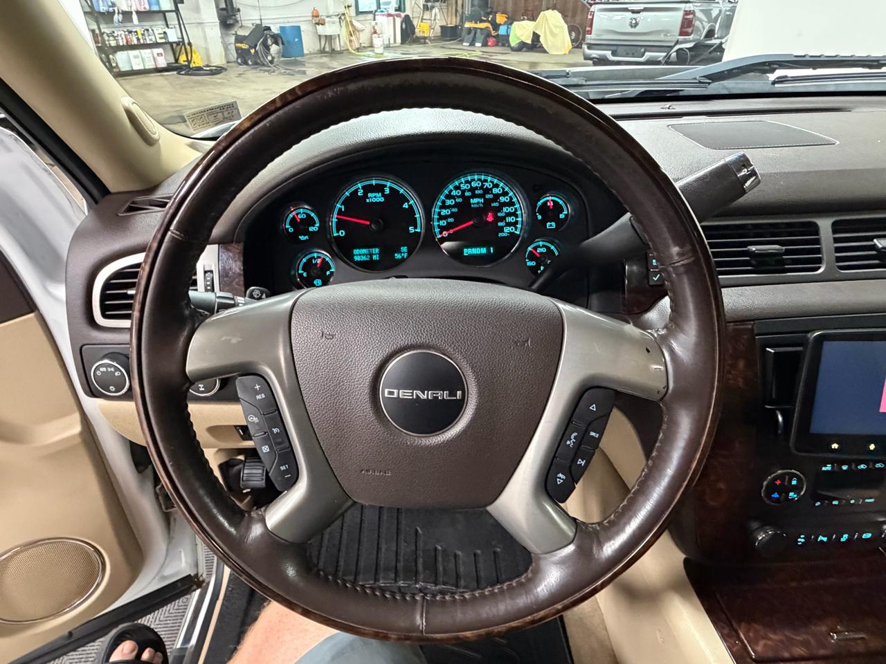 GMC Sierra 2500HD Denali Crew Cab 4WD 2012