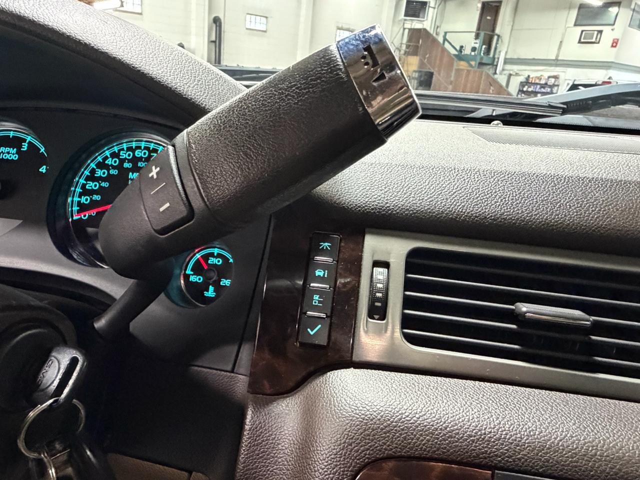 GMC Sierra 2500HD Denali Crew Cab 4WD 2012