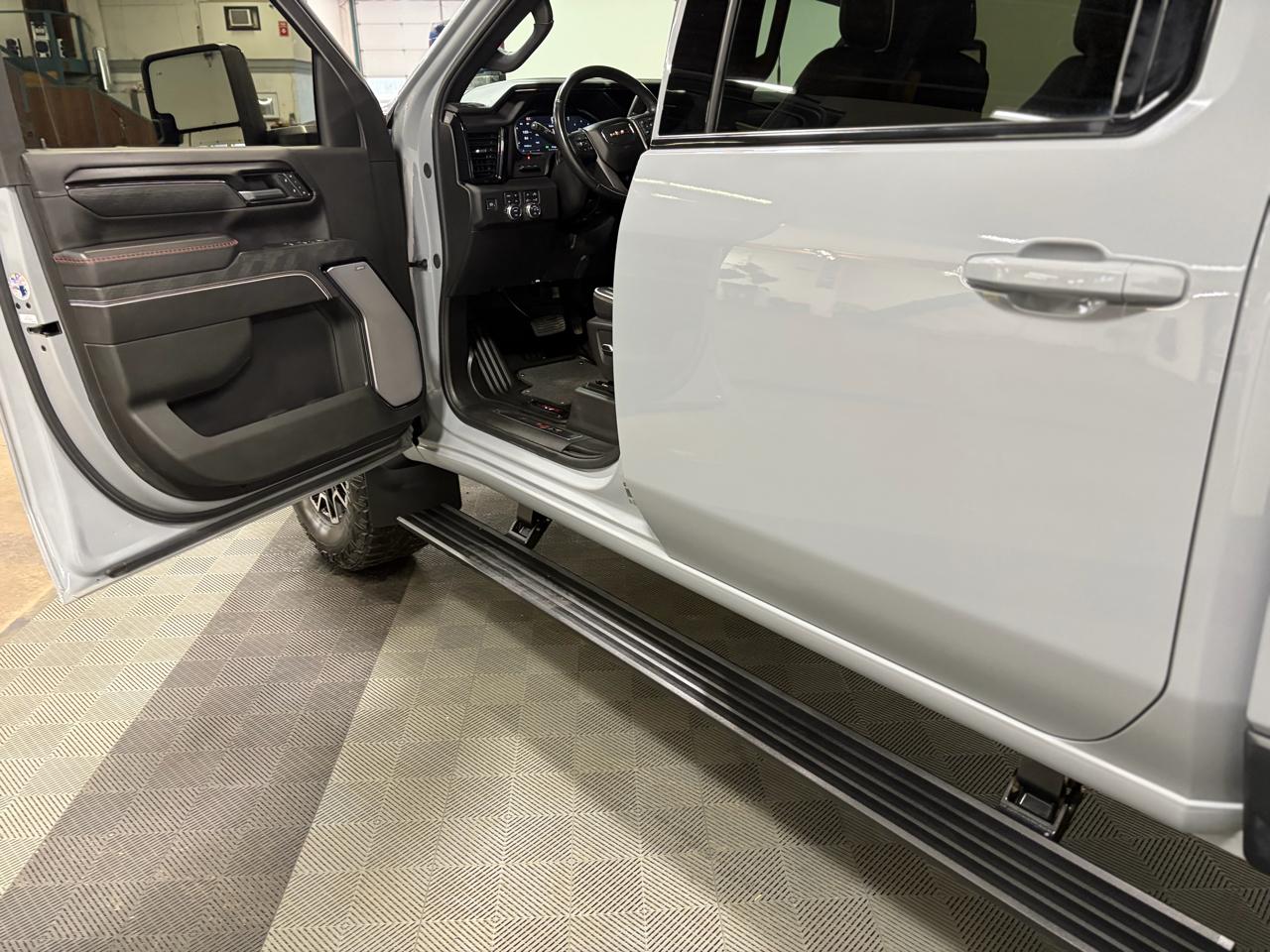 GMC Sierra 2500HD AT4X Crew Cab 4WD 2024