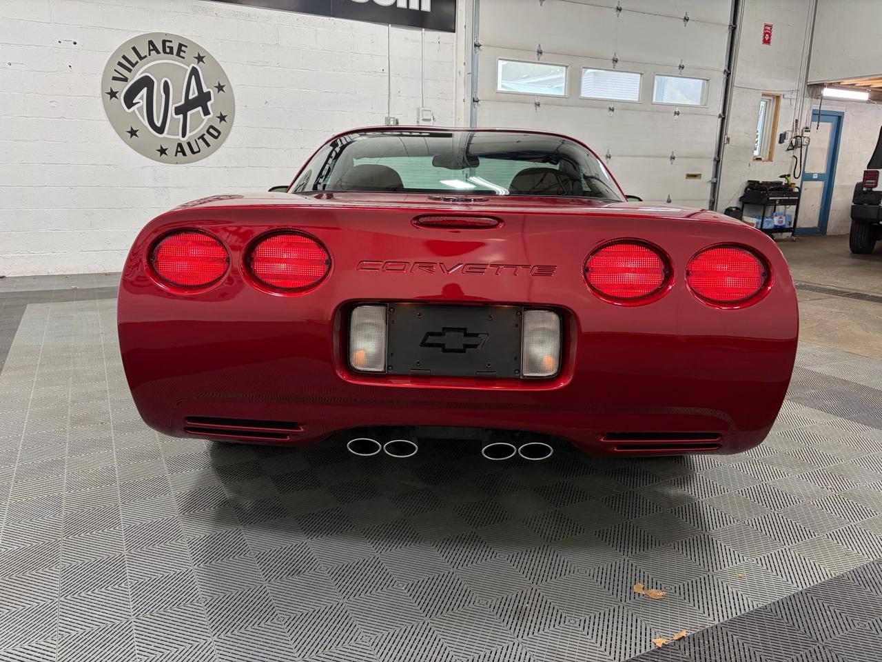 Chevrolet Corvette Coupe 2004