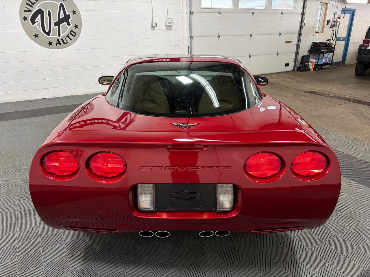 Chevrolet Corvette Coupe 2004