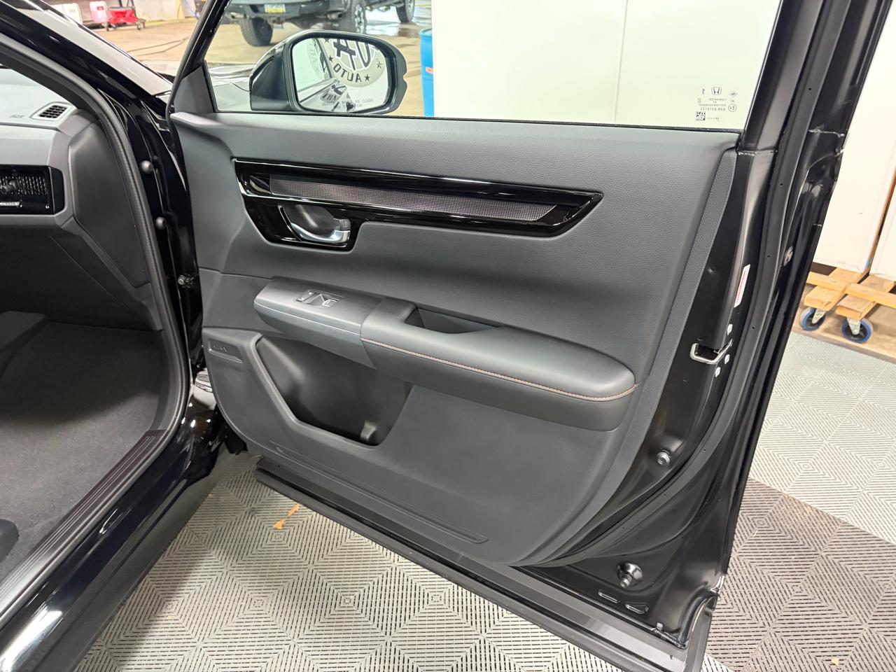 Honda CR-V Hybrid Sport Touring AWD 2025