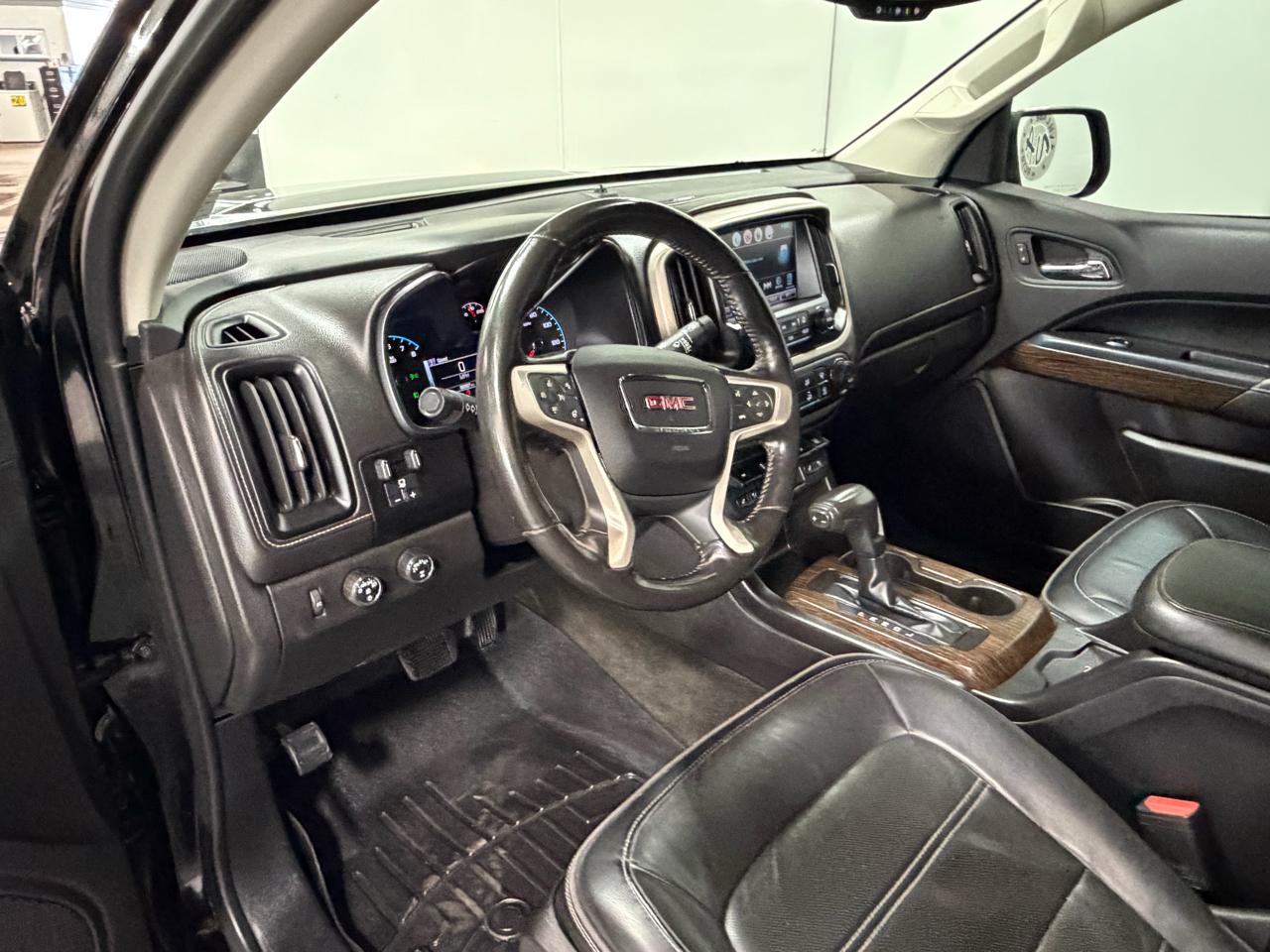 GMC Canyon 4WD Crew Cab Denali 2017