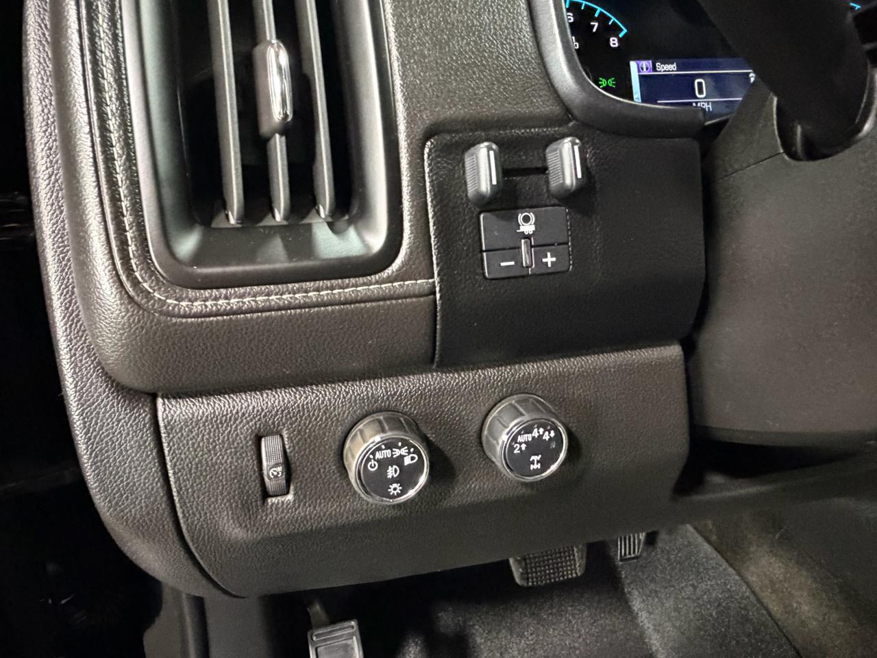 GMC Canyon 4WD Crew Cab Denali 2017