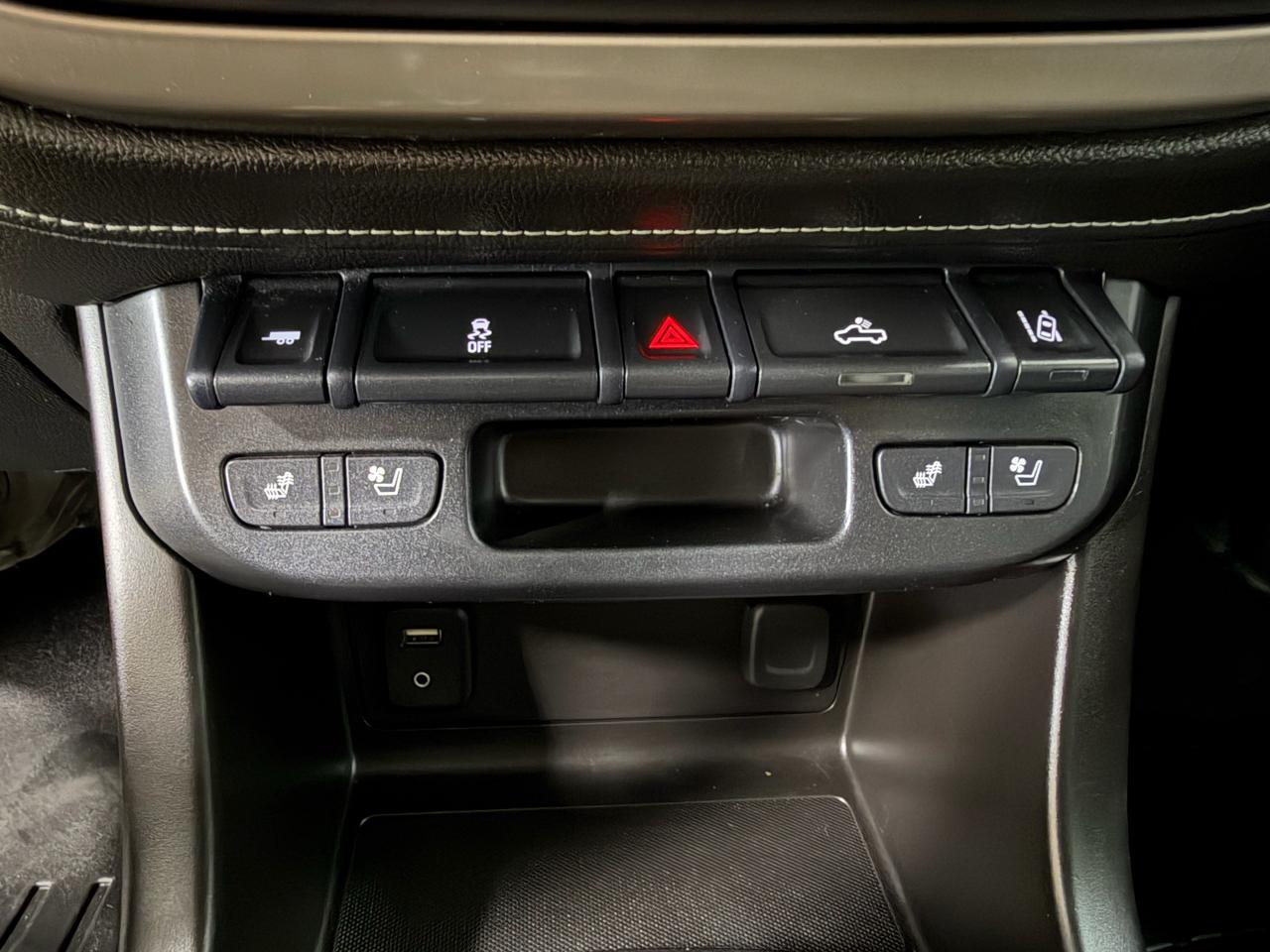 GMC Canyon 4WD Crew Cab Denali 2017