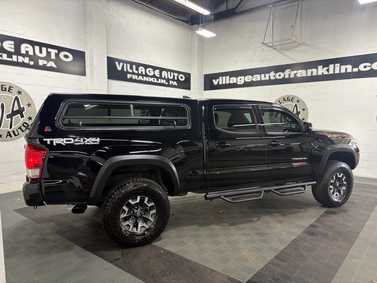 Toyota Tacoma 4WD Double Cab V6 AT TRD Off Road (Natl) 2017