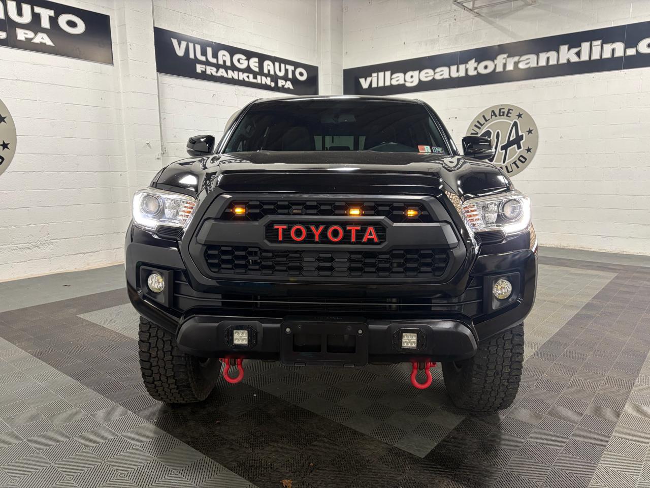Toyota Tacoma 4WD Double Cab V6 AT TRD Off Road (Natl) 2017