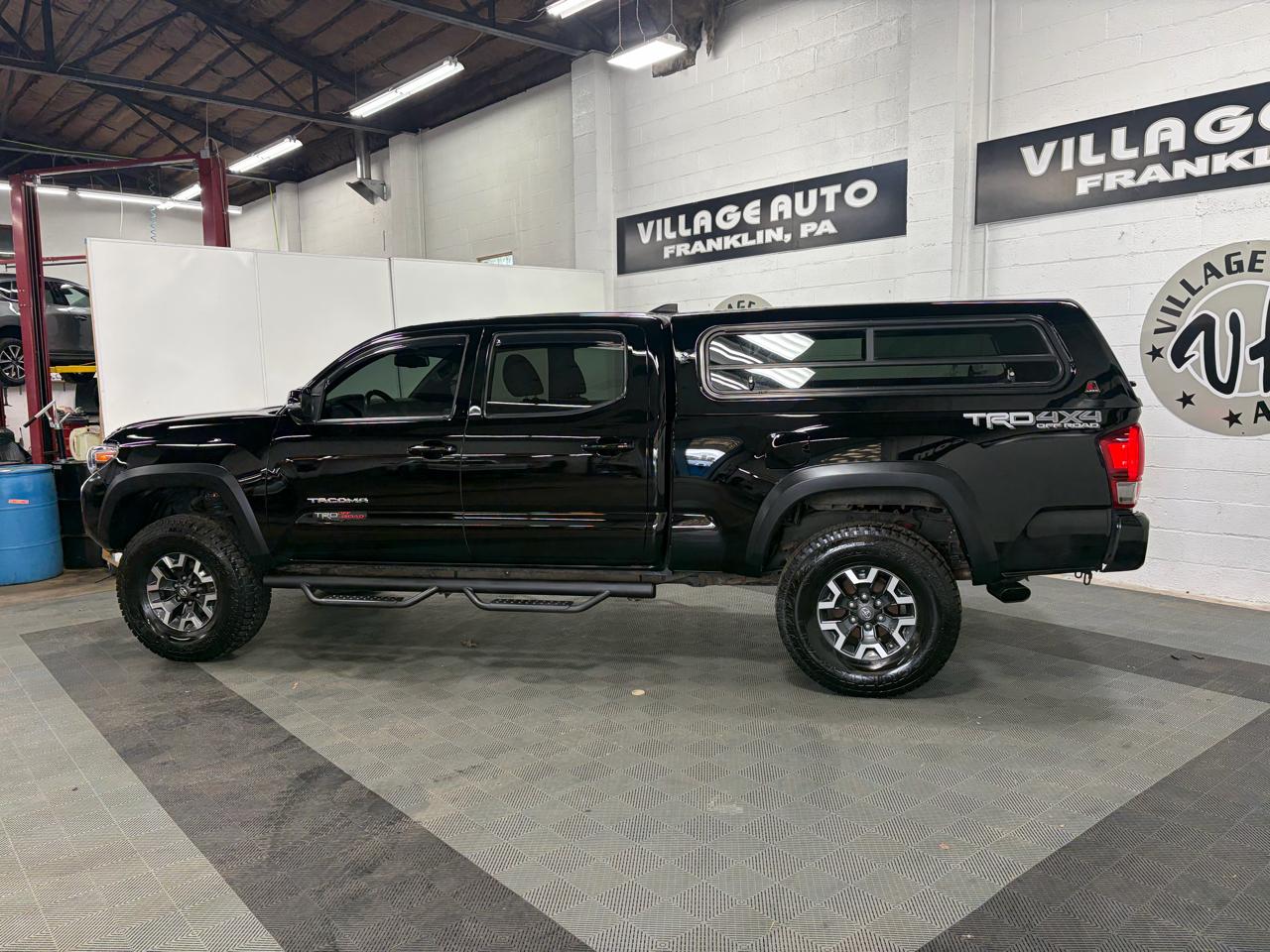 Toyota Tacoma 4WD Double Cab V6 AT TRD Off Road (Natl) 2017
