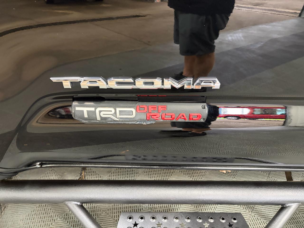 Toyota Tacoma 4WD Double Cab V6 AT TRD Off Road (Natl) 2017