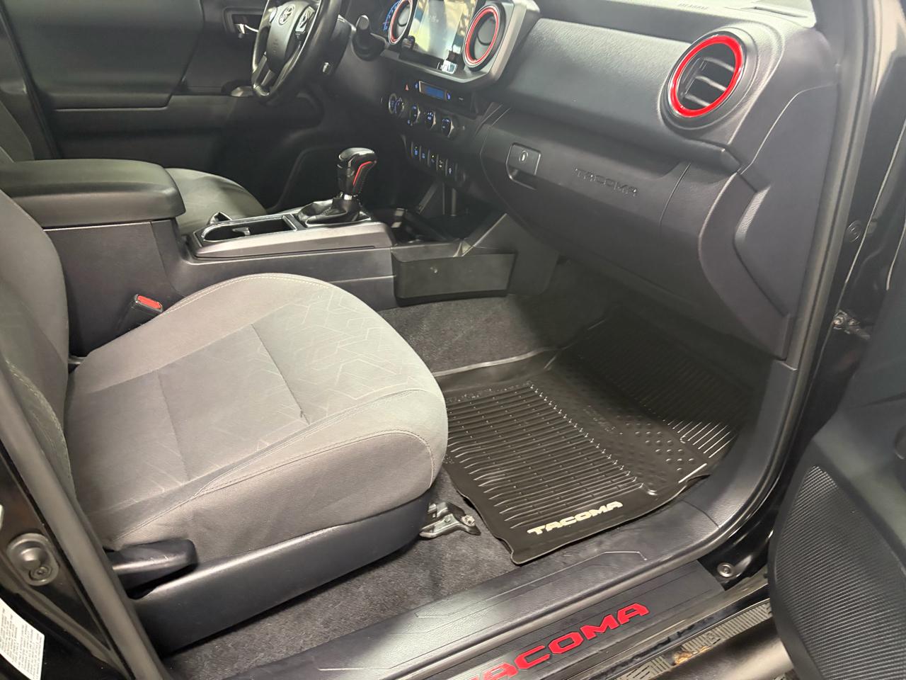 Toyota Tacoma 4WD Double Cab V6 AT TRD Off Road (Natl) 2017