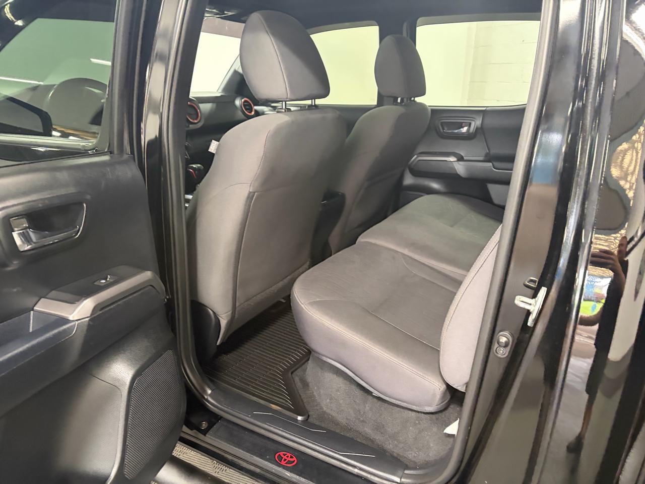 Toyota Tacoma 4WD Double Cab V6 AT TRD Off Road (Natl) 2017