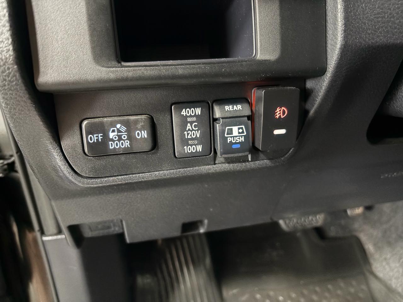 Toyota Tacoma 4WD Double Cab V6 AT TRD Off Road (Natl) 2017