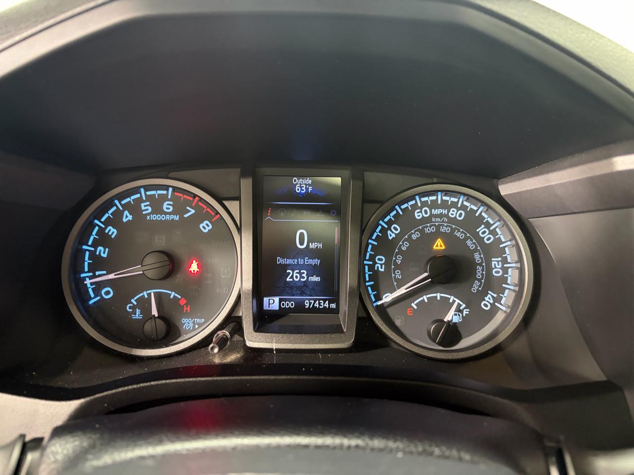 Toyota Tacoma 4WD Double Cab V6 AT TRD Off Road (Natl) 2017