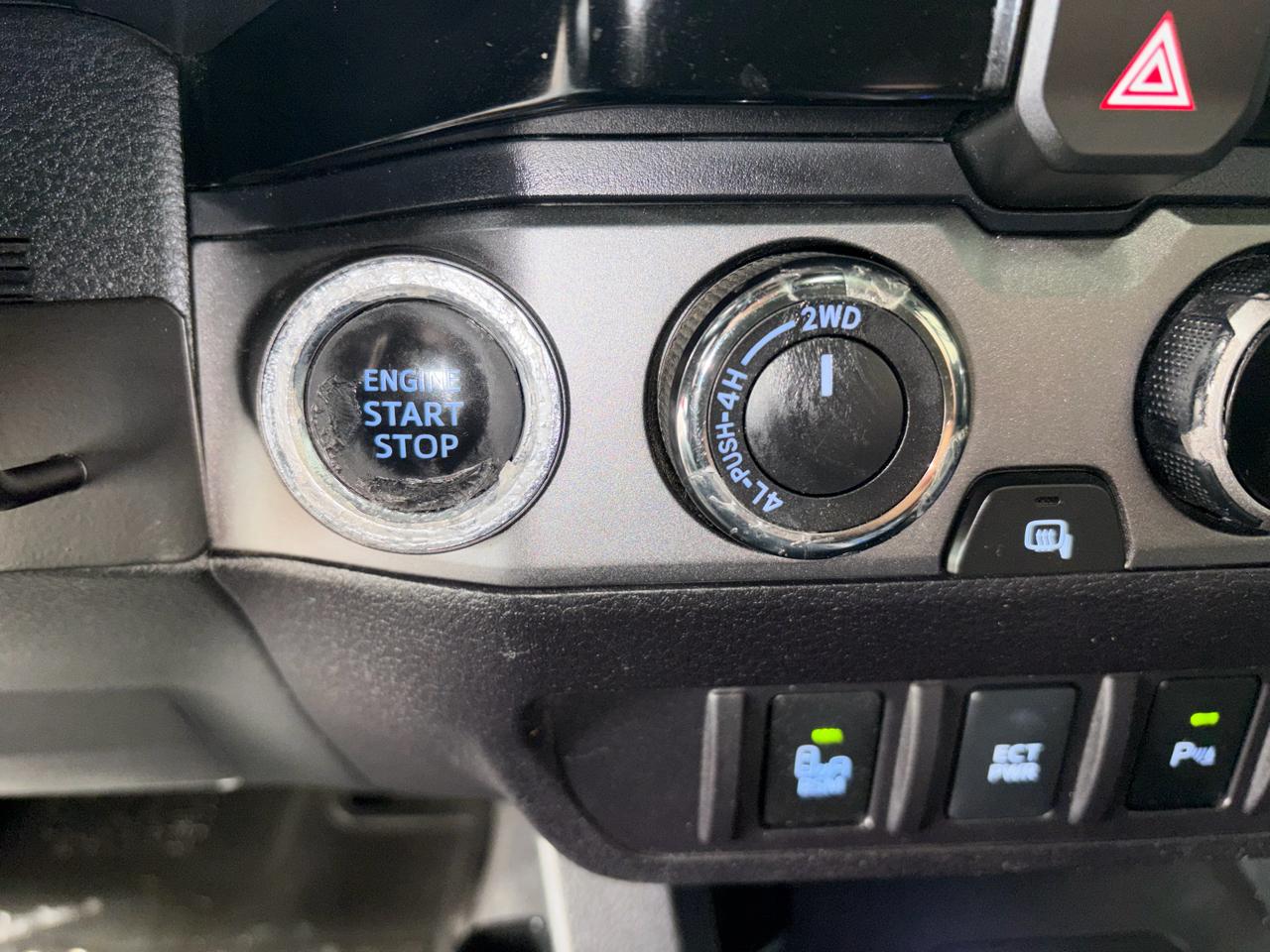 Toyota Tacoma 4WD Double Cab V6 AT TRD Off Road (Natl) 2017