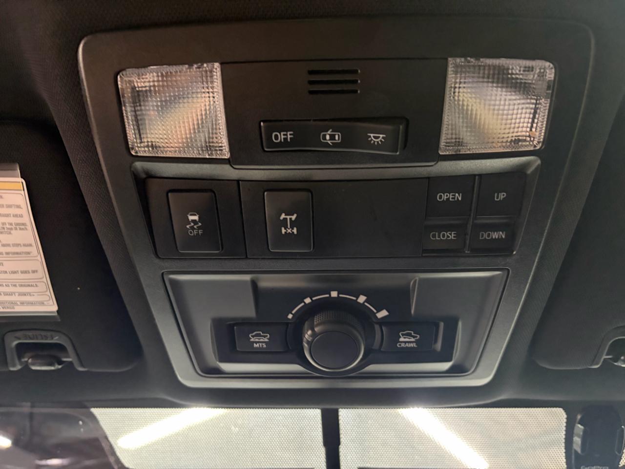 Toyota Tacoma 4WD Double Cab V6 AT TRD Off Road (Natl) 2017