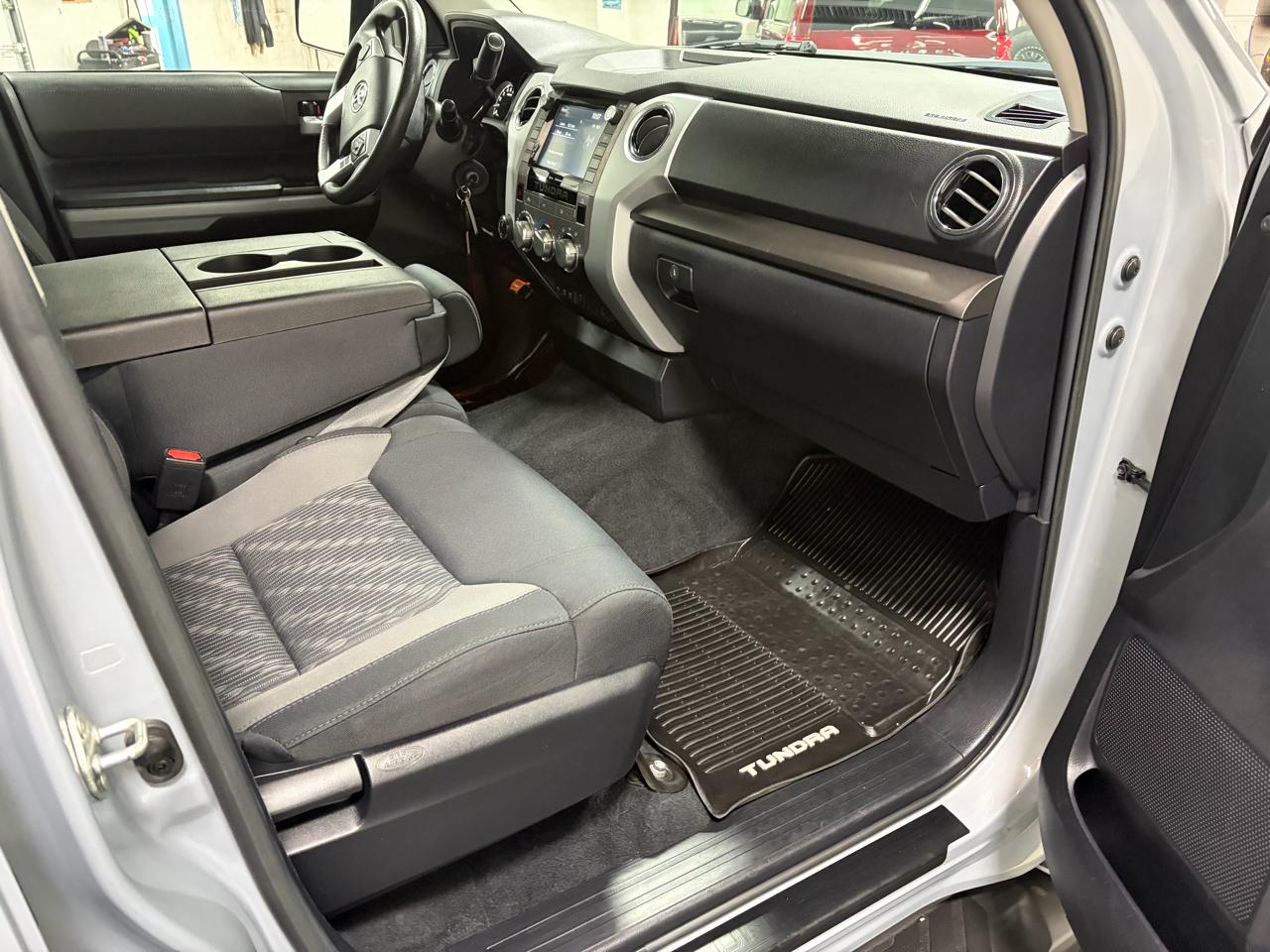 Toyota Tundra SR5 5.7L V8 CrewMax 4WD 2020