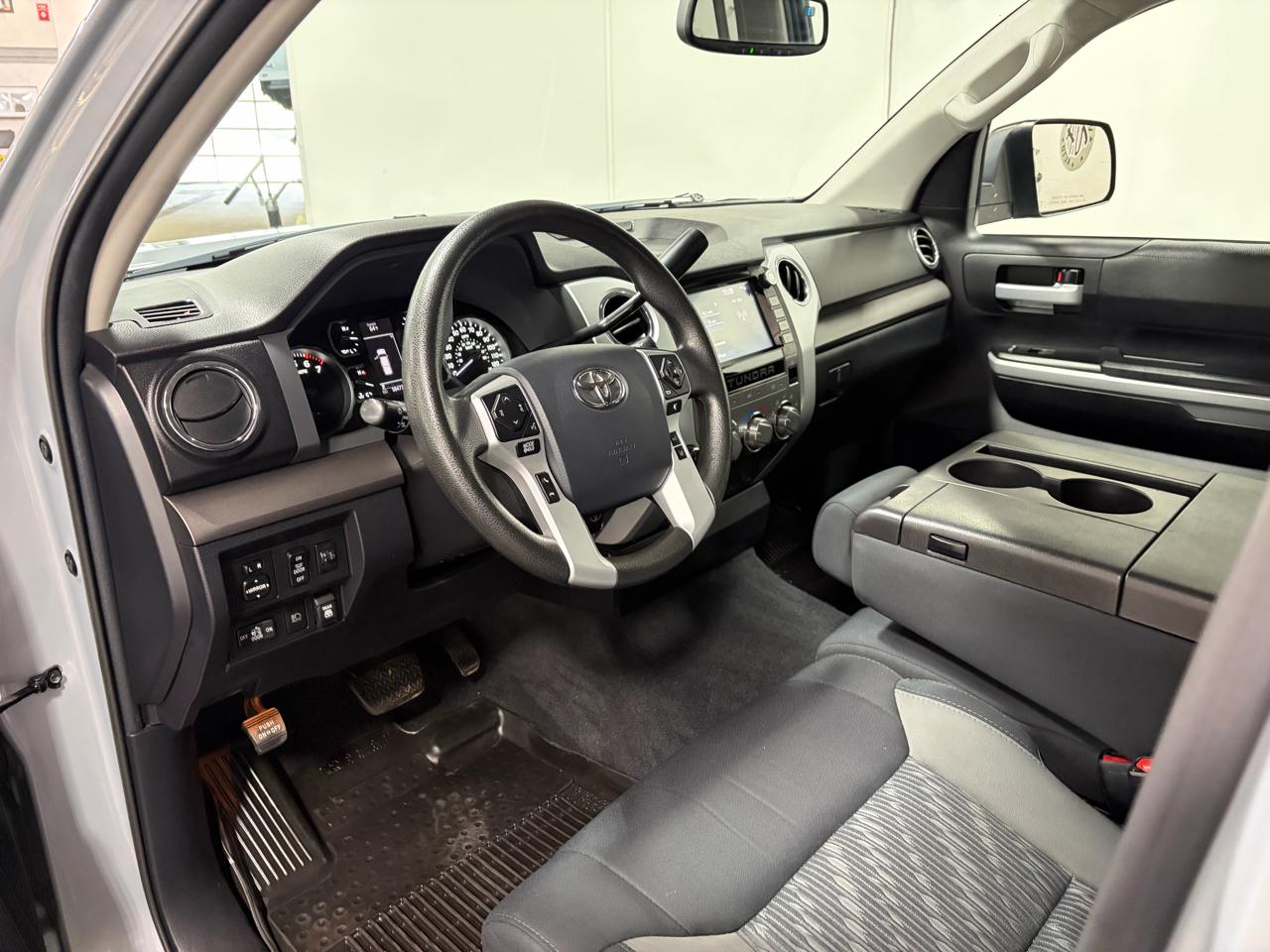 Toyota Tundra SR5 5.7L V8 CrewMax 4WD 2020