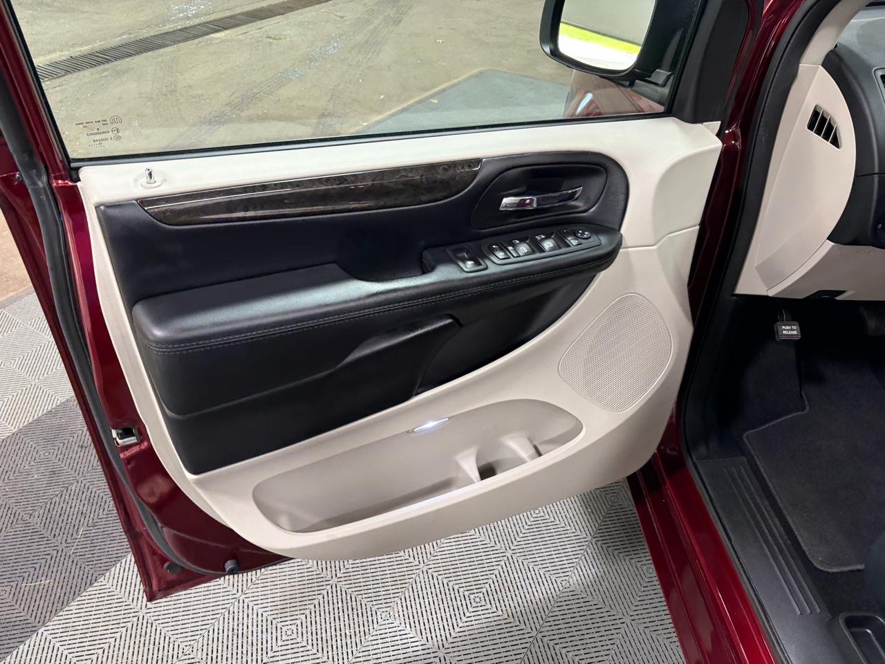 Dodge Grand Caravan SE 2019