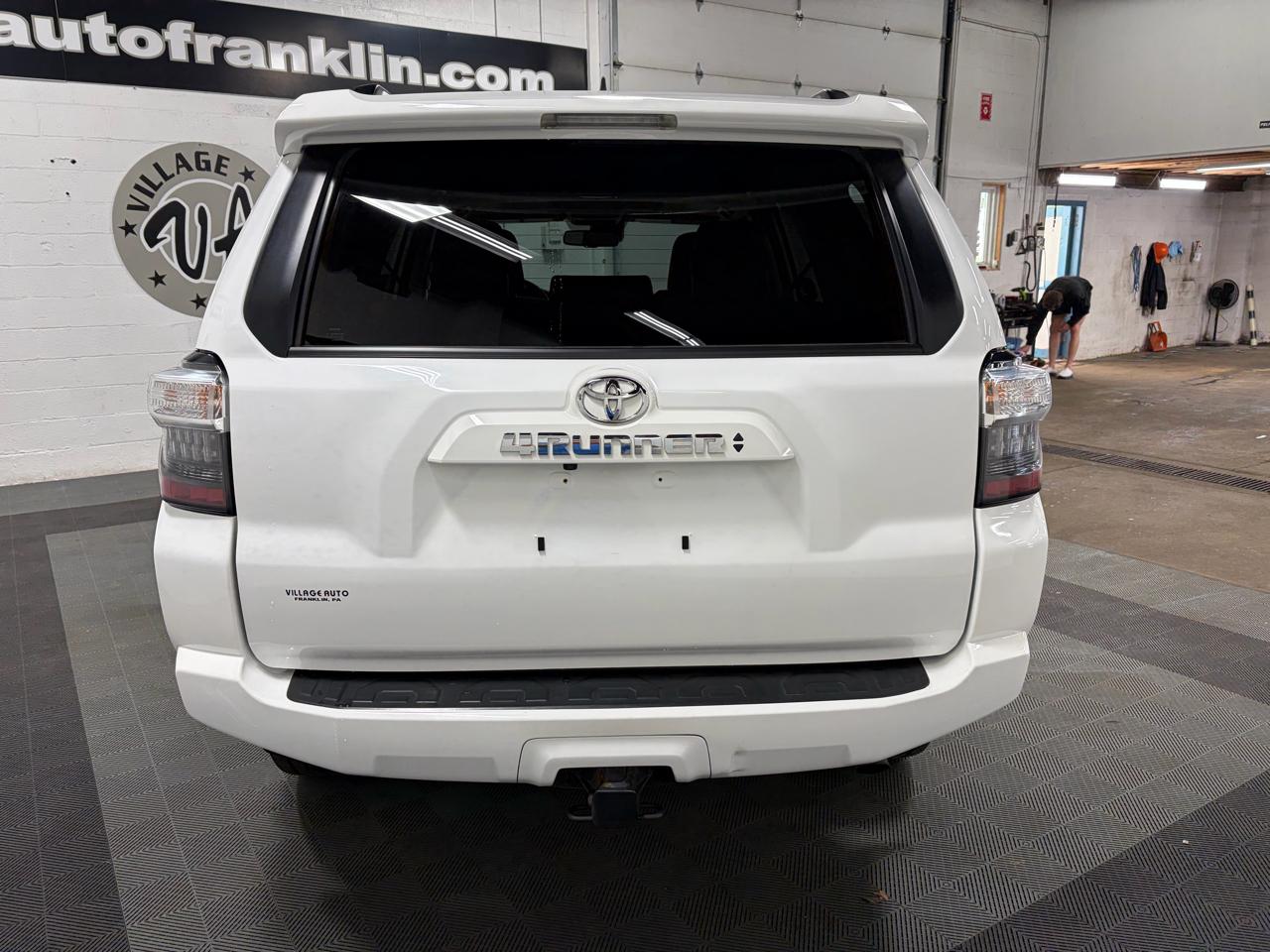 Toyota 4Runner SR5 Premium 4WD 2022