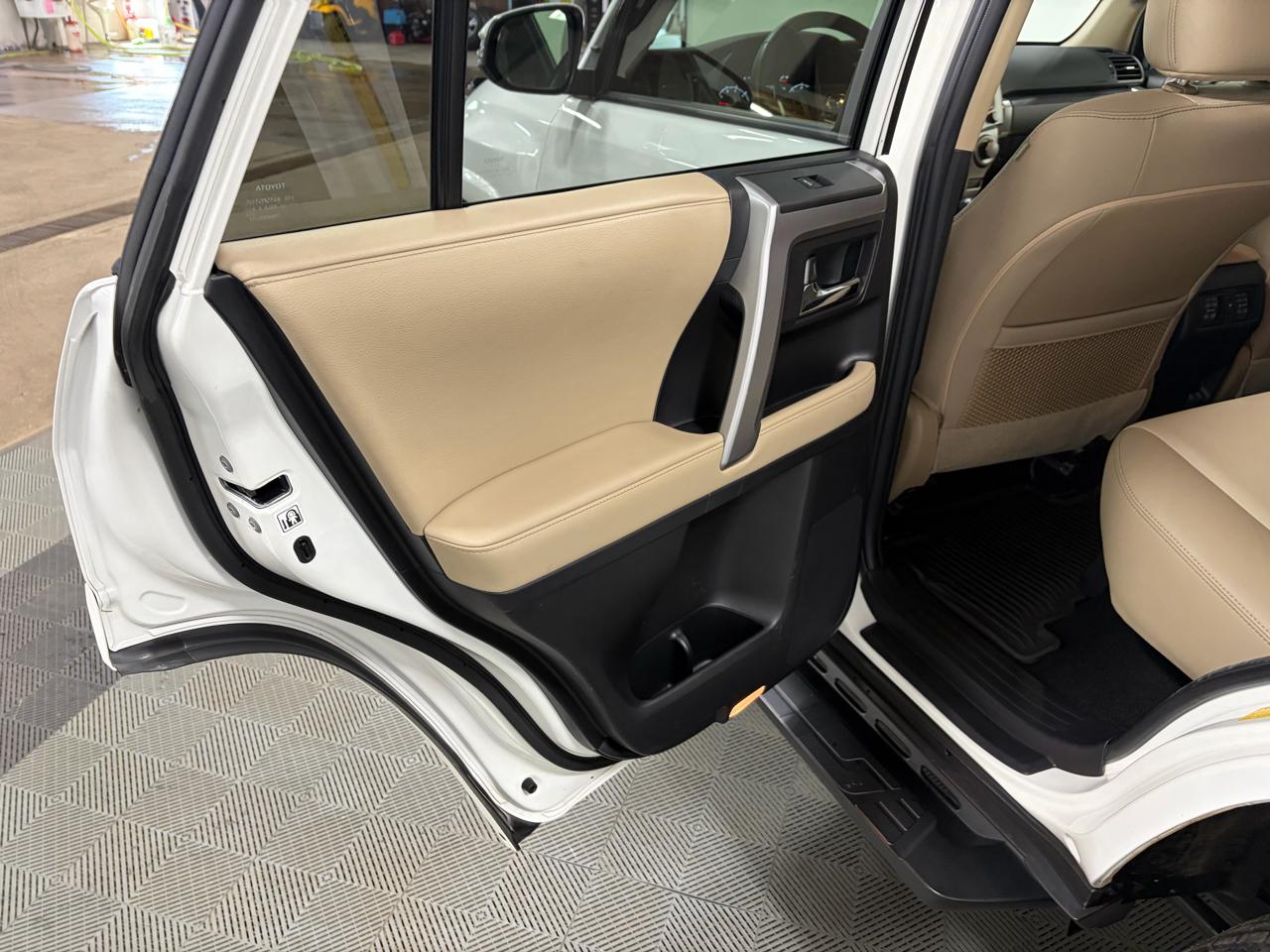 Toyota 4Runner SR5 Premium 4WD 2022