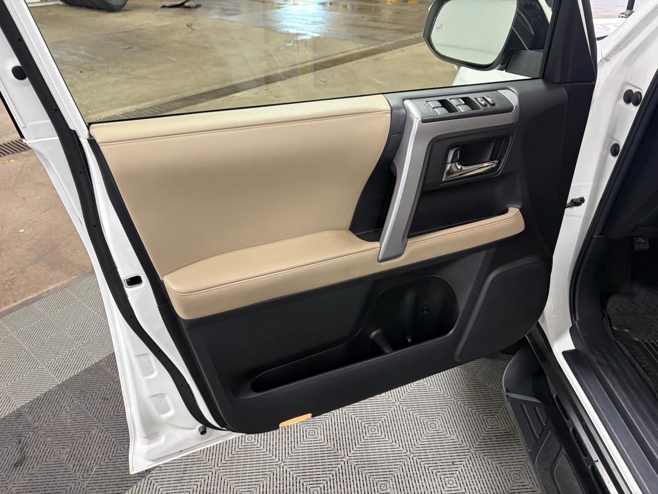 Toyota 4Runner SR5 Premium 4WD 2022