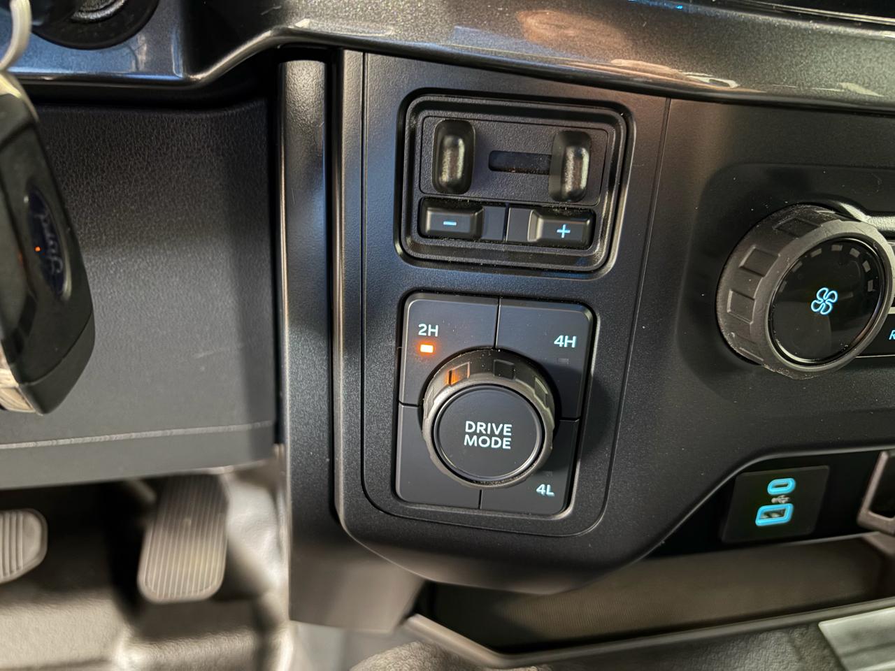 Ford F-150 STX SuperCab 6.5-ft. Bed 4WD 2023