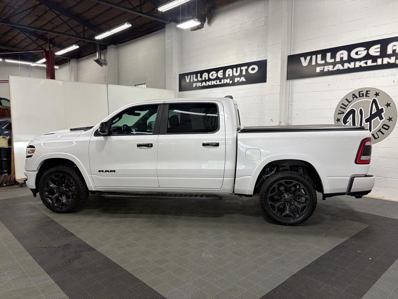 RAM 1500 Limited Crew Cab SWB 4WD 2023
