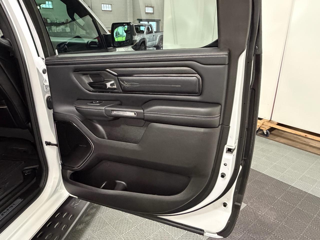 RAM 1500 Limited Crew Cab SWB 4WD 2023