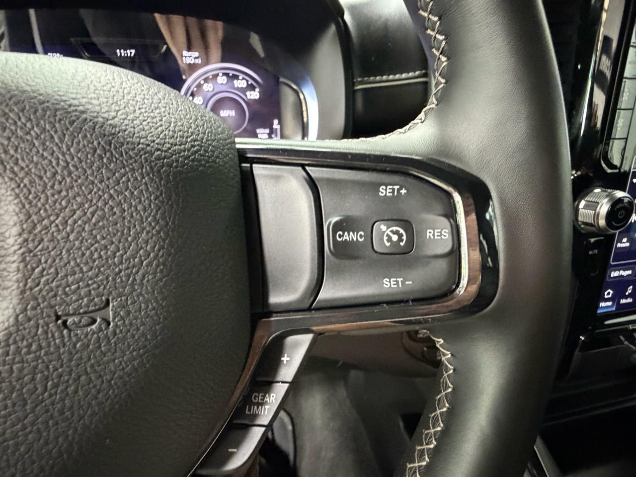 RAM 1500 Limited Crew Cab SWB 4WD 2023