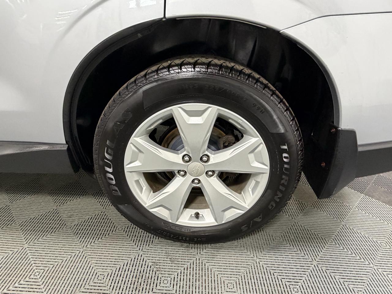 Subaru Forester 2.5i Premium PZEV CVT 2016