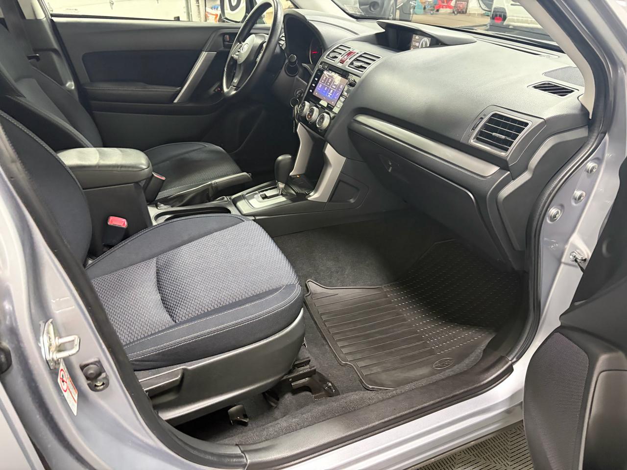 Subaru Forester 2.5i Premium PZEV CVT 2016