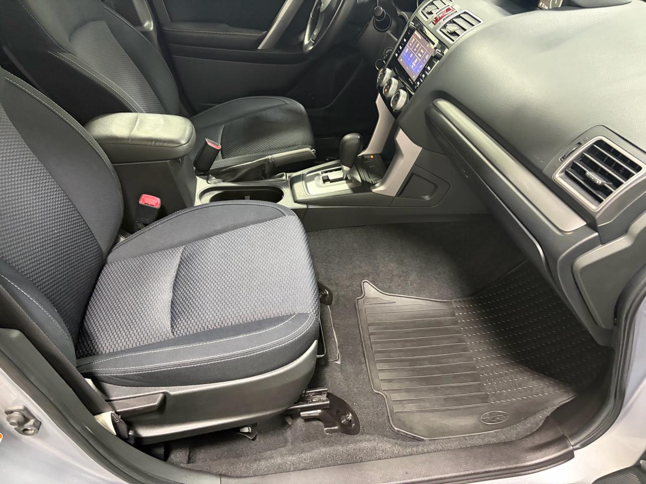 Subaru Forester 2.5i Premium PZEV CVT 2016