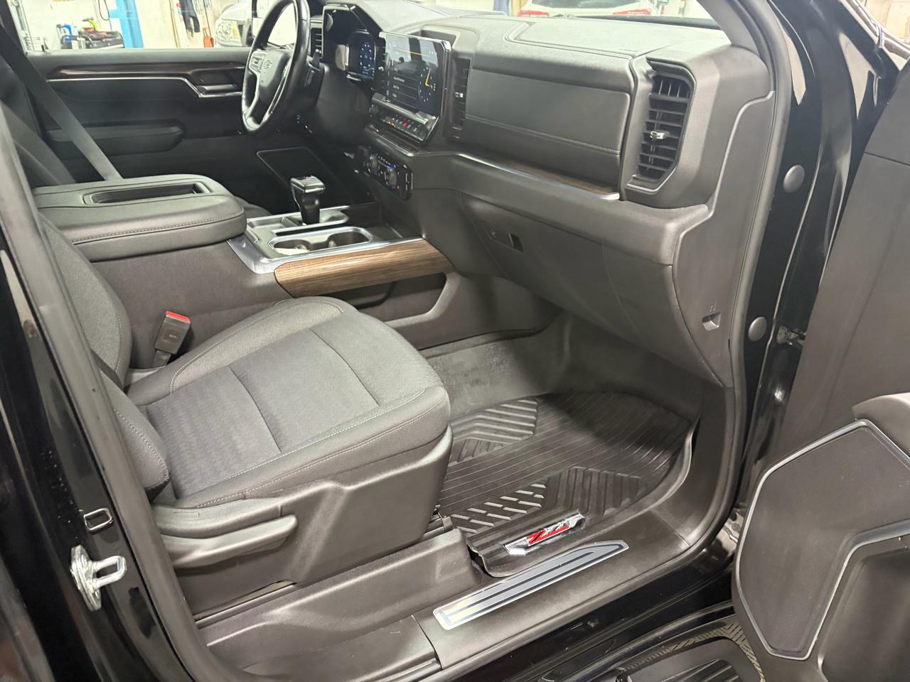 Chevrolet Silverado 1500 RST Crew Cab 4WD 2022