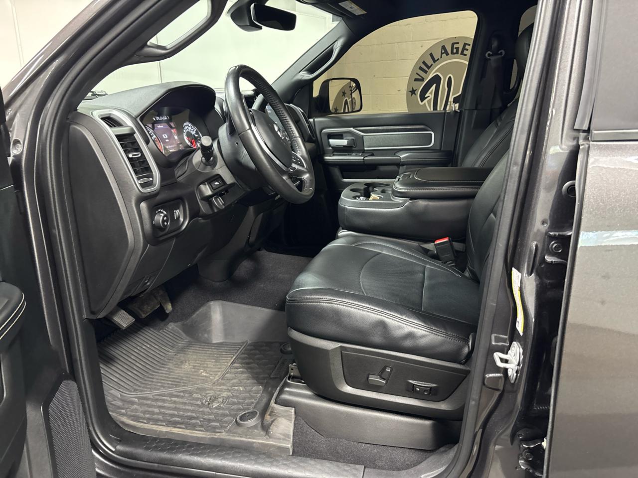 RAM 2500 4WD Crew Cab 149" Big Horn 2022