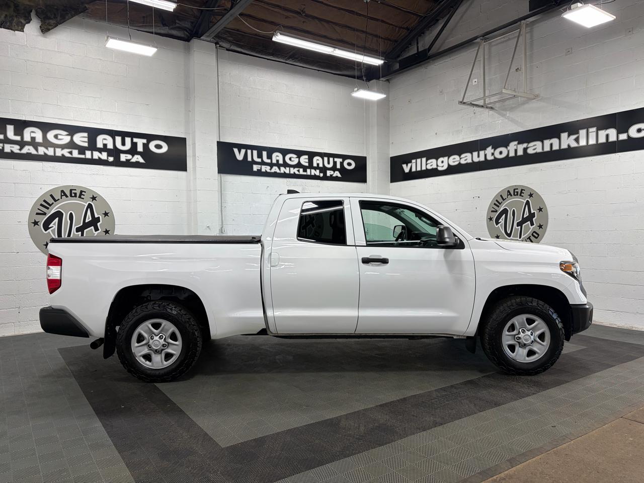 Toyota Tundra Tundra-Grade 5.7L 4WD 2021