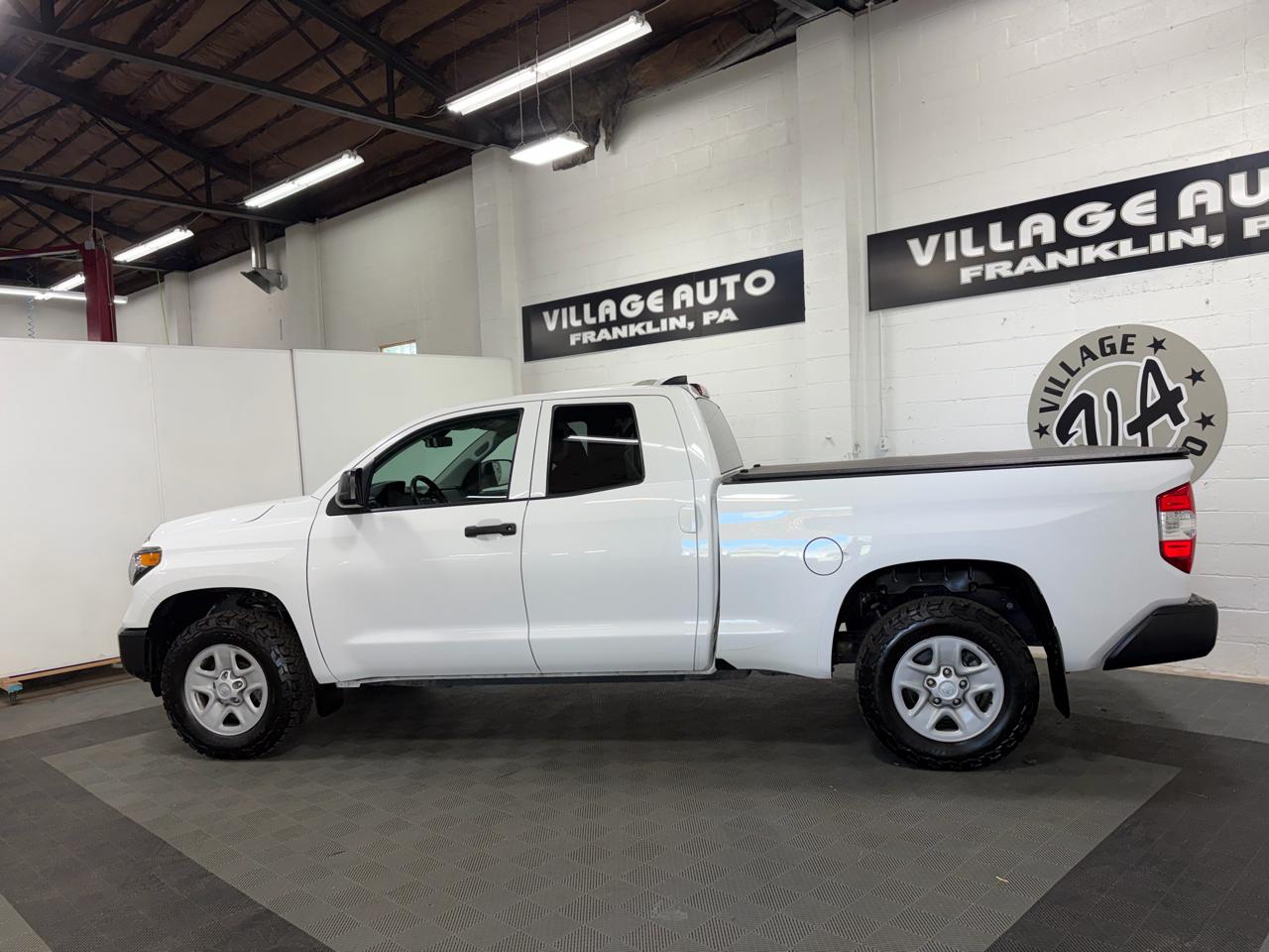 Toyota Tundra Tundra-Grade 5.7L 4WD 2021