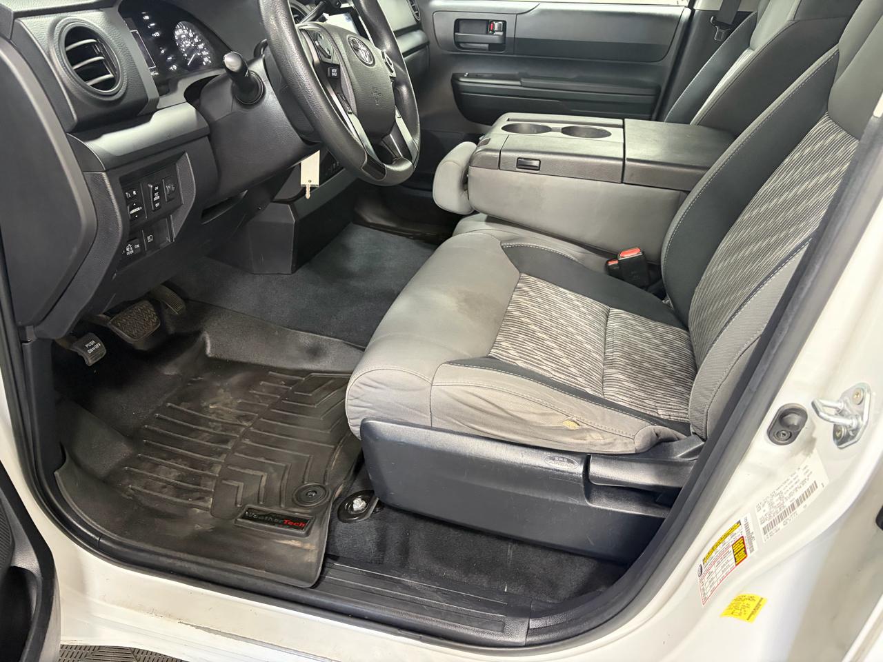 Toyota Tundra Tundra-Grade 5.7L 4WD 2021