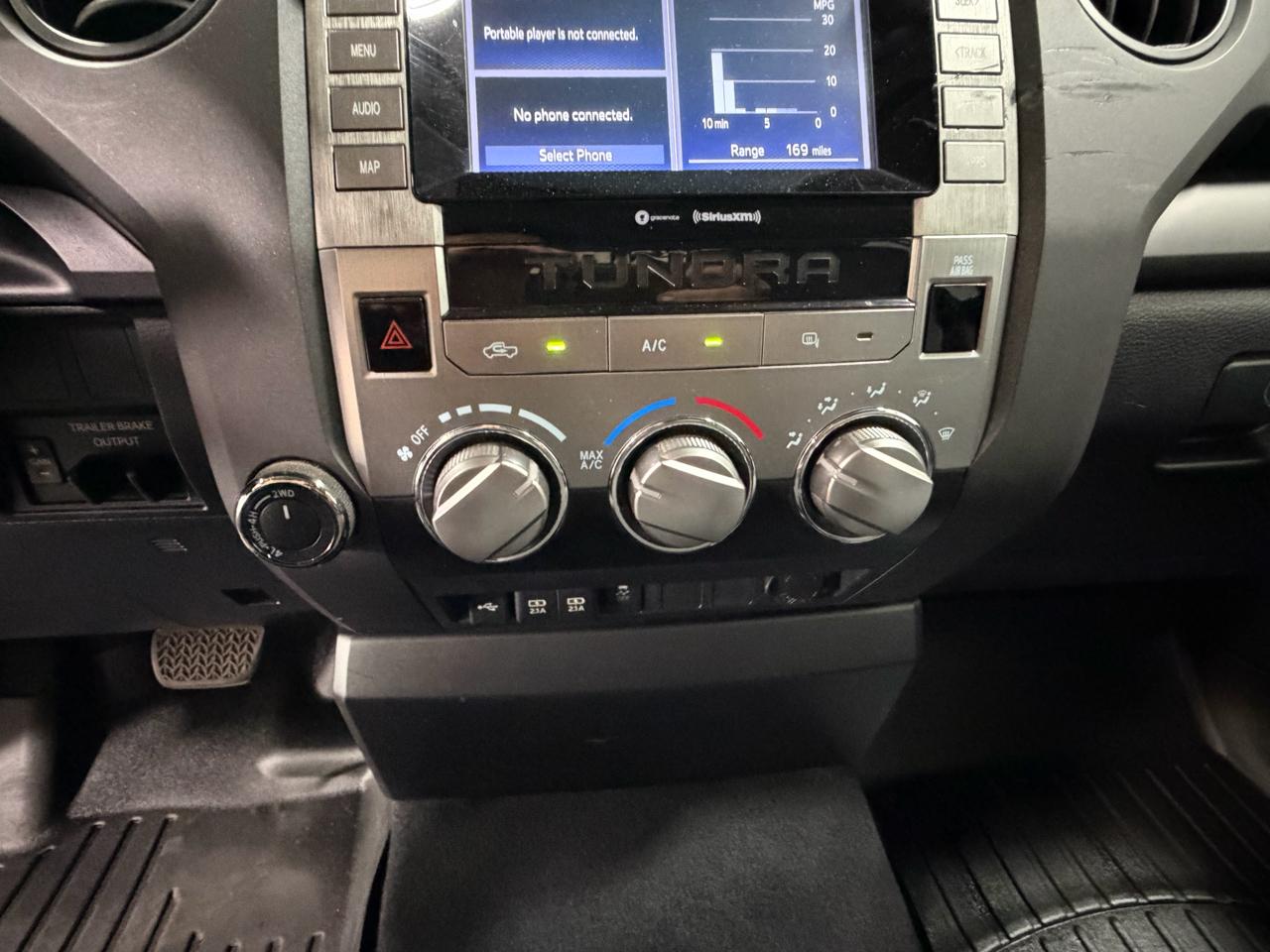 Toyota Tundra Tundra-Grade 5.7L 4WD 2021