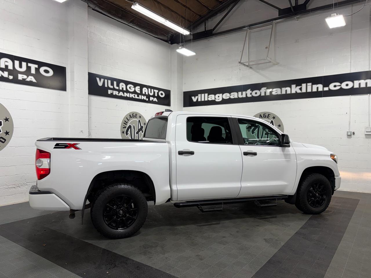Toyota Tundra SR5 5.7L V8 CrewMax 4WD 2020