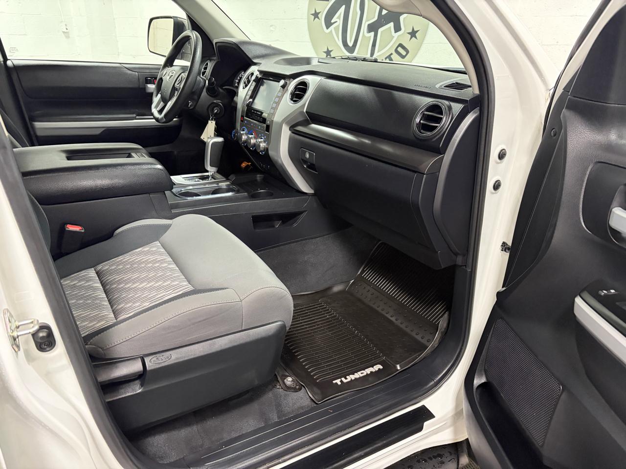 Toyota Tundra SR5 5.7L V8 CrewMax 4WD 2020