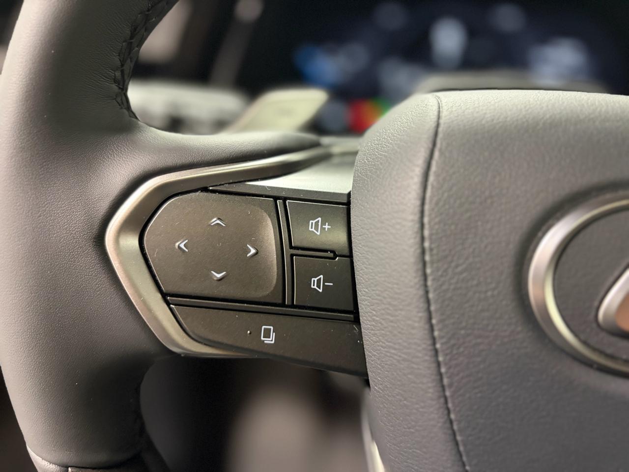 Lexus RX 350h AWD 2025