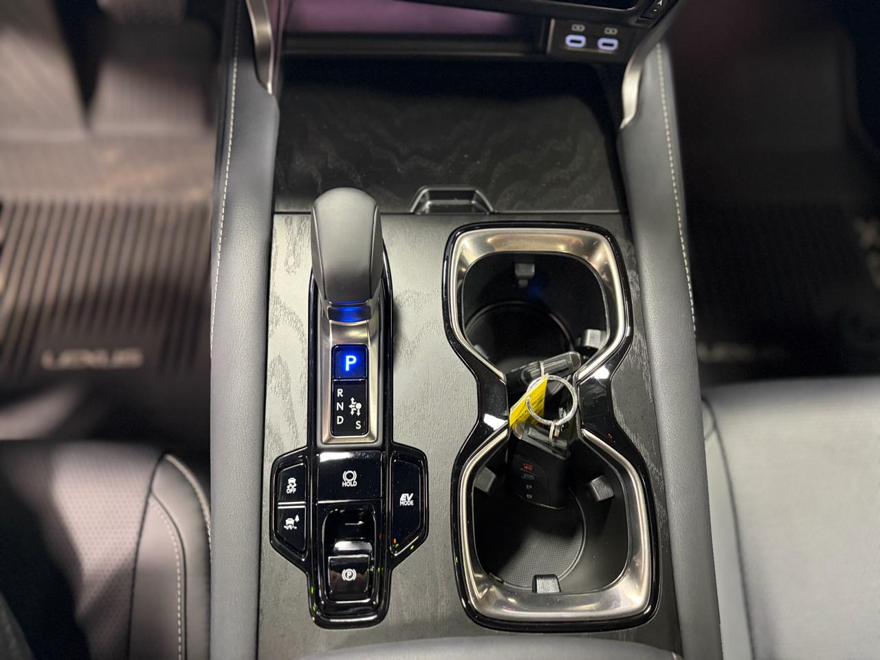 Lexus RX 350h AWD 2025