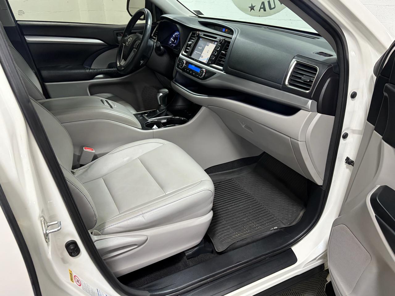 Toyota Highlander XLE AWD V6 2016